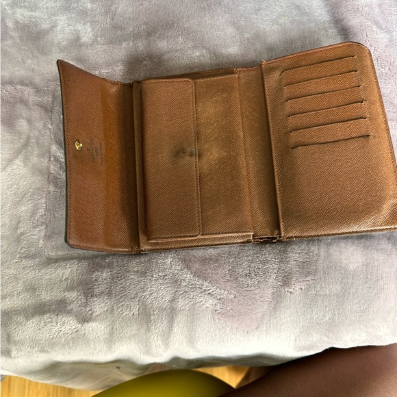 Louis Vuitton Wallet Authentic - Picture 5 of 8